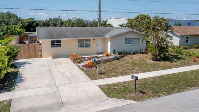 1416 W HARDEE Street, Lantana FL 33462 - Lantana, FL - Photo 2