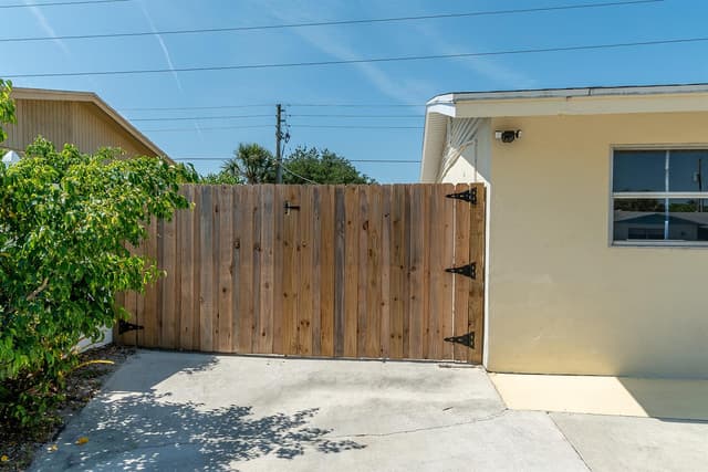 1416 W HARDEE Street, Lantana FL 33462 - Lantana, FL - Photo 4