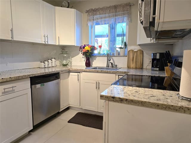6626 SW 1st Ct, Pembroke Pines FL 33023 - Pembroke Pines, FL - Photo 7