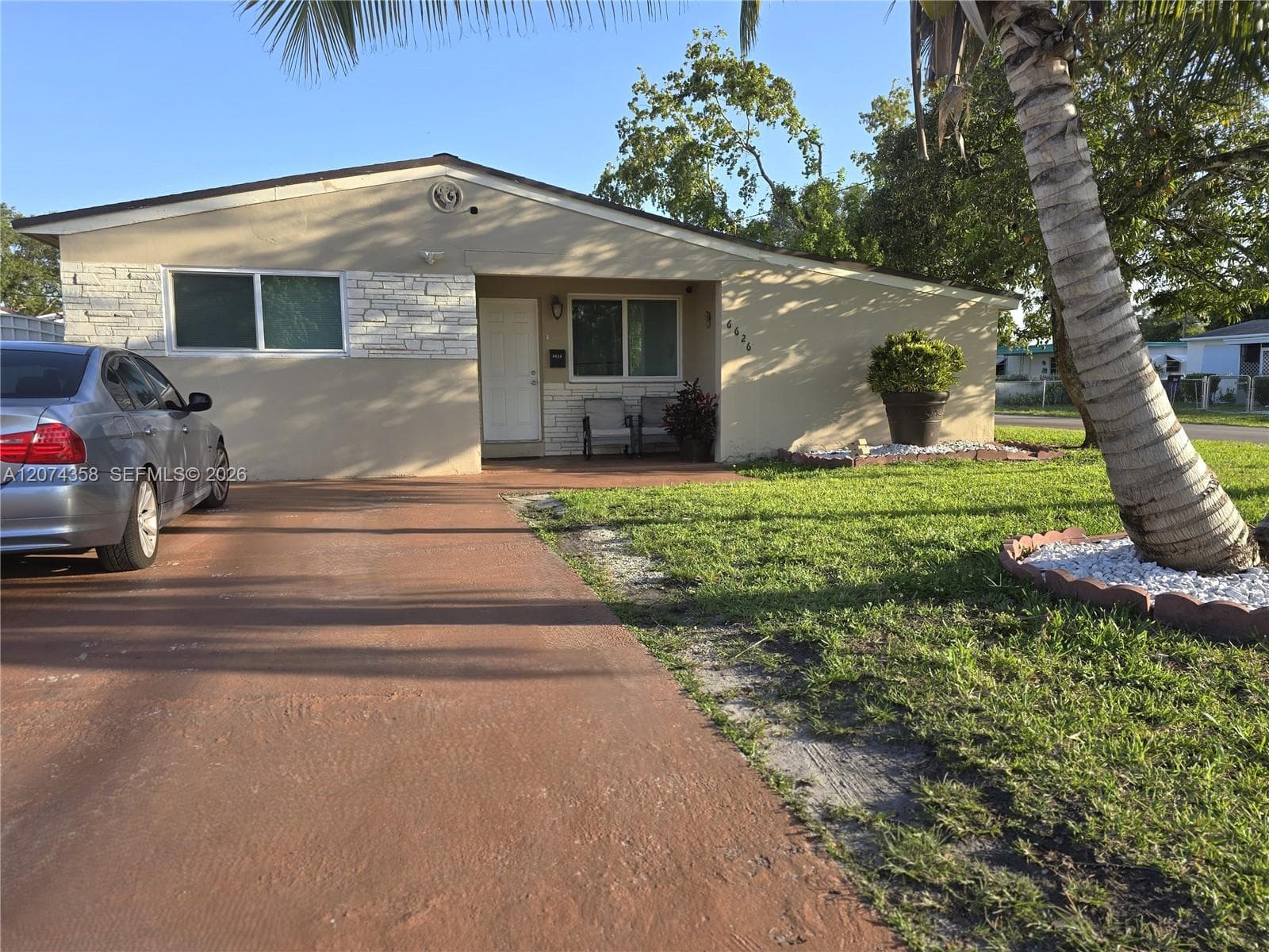 6626 SW 1st Ct, Pembroke Pines FL 33023 - Pembroke Pines, FL - Photo 1