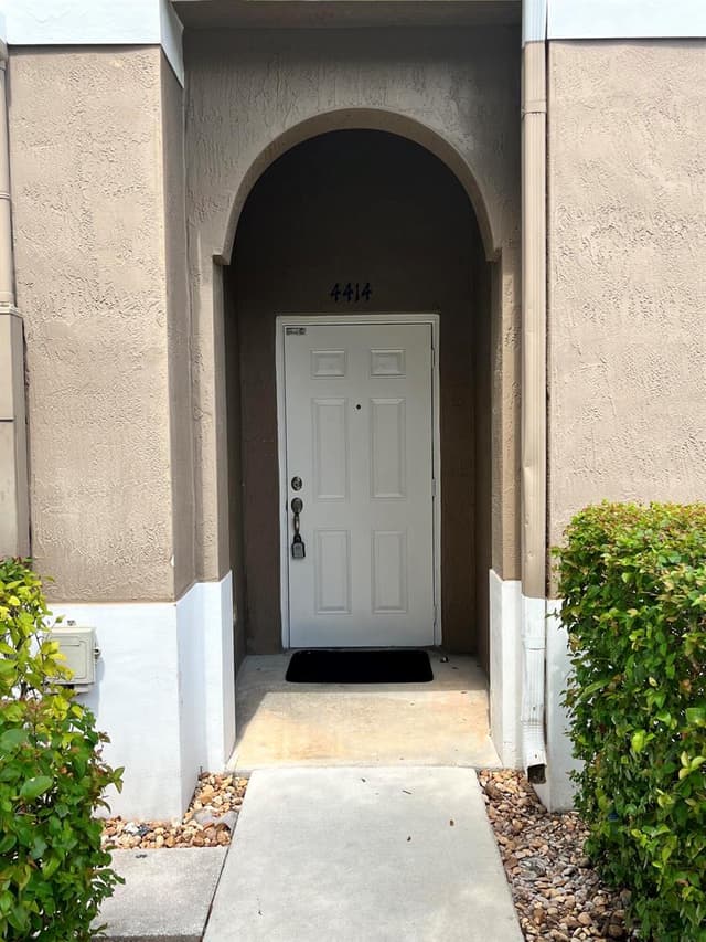 4414 WOODLAND Circle, Tamarac FL 33319 - Tamarac, FL - Photo 2