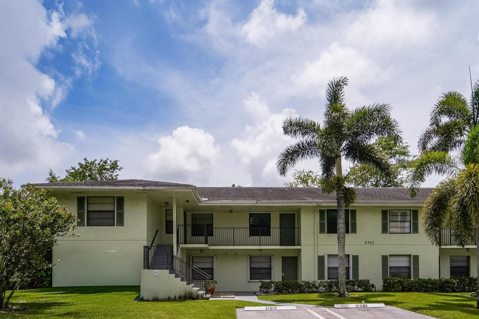 2101 Sabal Ridge Court # F, Palm Beach Gardens FL 33418 - Palm Beach Gardens, FL - Photo 1
