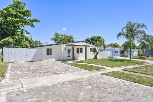 416 Tuskegee Drive, Lake Worth FL 33462 - Lake Worth, FL - Photo 2