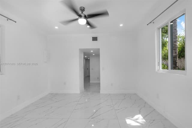 330 NW 82nd Ter, Miami FL 33150 - Miami, FL - Photo 4