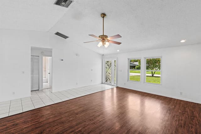 7442 Canal Drive, Lake Worth FL 33467 - Lake Worth, FL - Photo 6