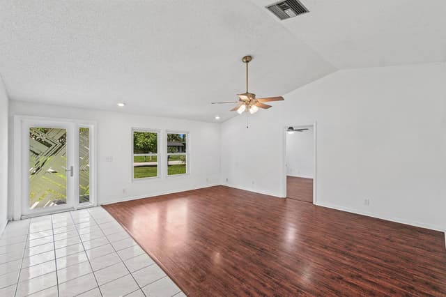 7442 Canal Drive, Lake Worth FL 33467 - Lake Worth, FL - Photo 5