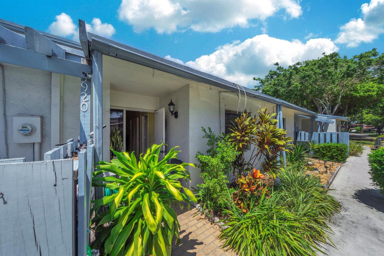 3920 SW 69th Terrace, Miramar FL 33023 - Miramar, FL - Photo 1