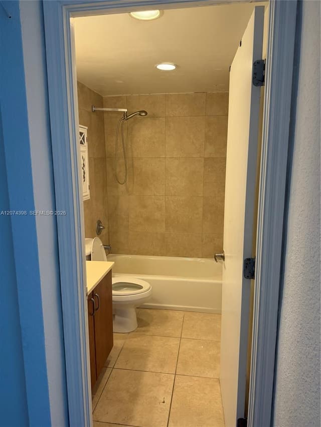 7501 E Treasure Dr # 6K, North Bay Village FL 33141 - North Bay Village, FL - Photo 7