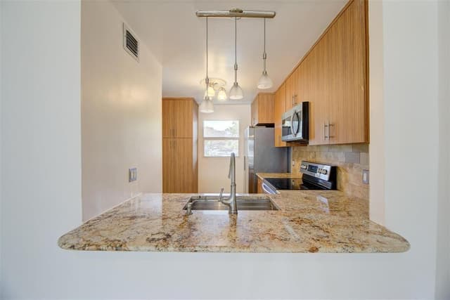 113 ROYAL PARK Drive # 1H, Oakland Park FL 33309 - Oakland Park, FL - Photo 5