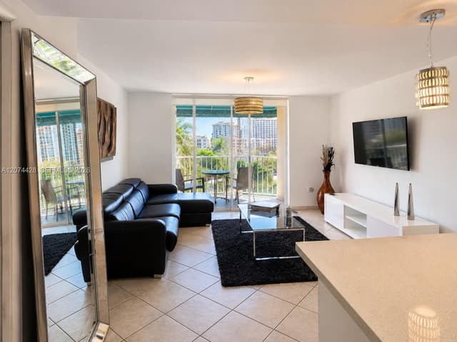 19701 E Country Club Dr # 5605, Aventura FL 33180 - Aventura, FL - Photo 3