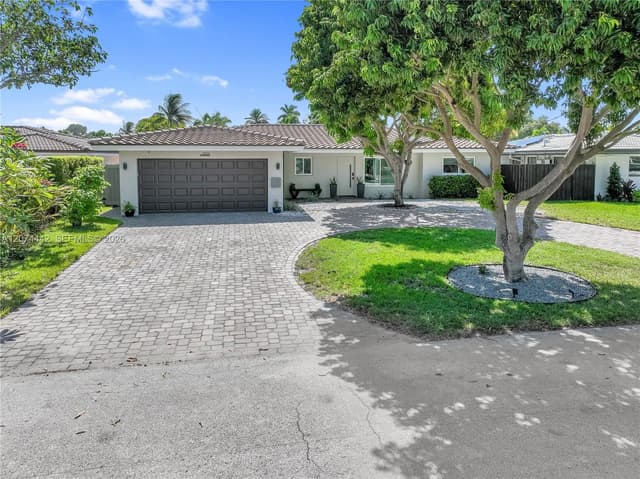2225 NE 16th Ave, Wilton Manors FL 33305 - Wilton Manors, FL - Photo 2