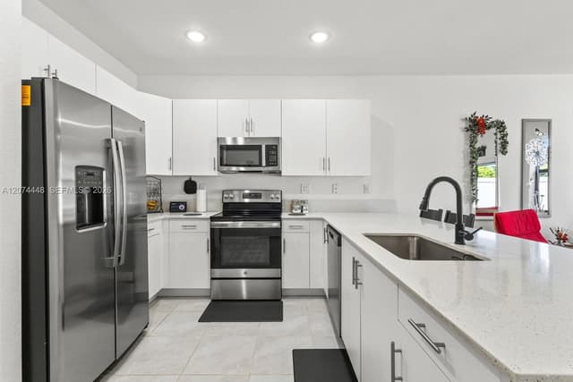 11438 W 34th Ct # 11438, Hialeah FL 33018 - Hialeah, FL - Photo 3