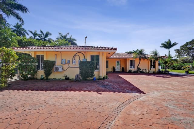 2 NE 160th St, Miami FL 33162 - Miami, FL - Photo 4