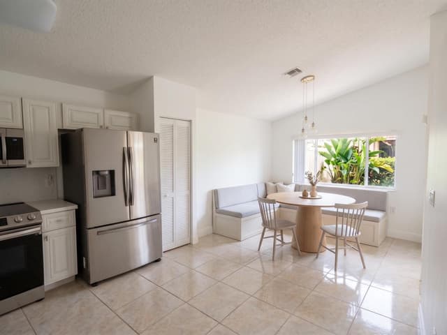 17904 SW 1st Street, Pembroke Pines FL 33029 - Pembroke Pines, FL - Photo 3