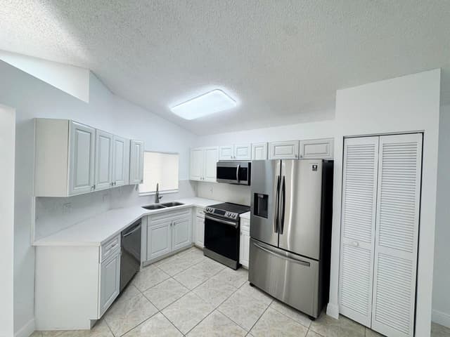 17904 SW 1st Street, Pembroke Pines FL 33029 - Pembroke Pines, FL - Photo 4