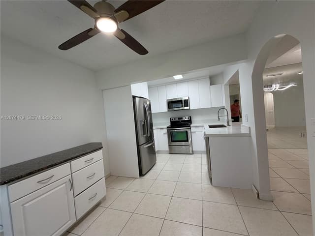 423 NE 210th Cir Ter # 25, Miami FL 33179 - Miami, FL - Photo 3