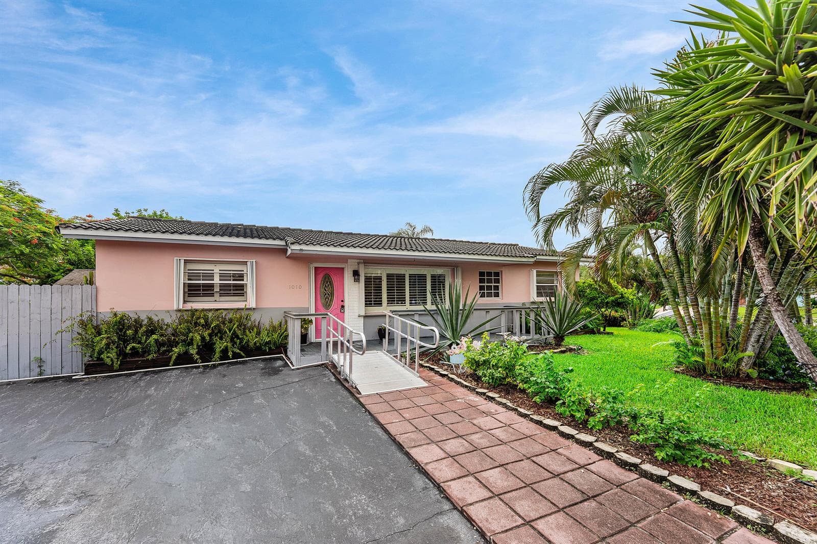 1010 SW 6TH Avenue, Deerfield Beach FL 33441 - Deerfield Beach, FL - Photo 1