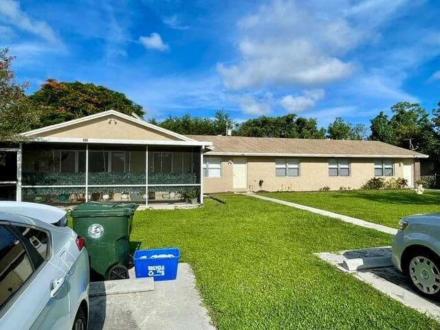 424 Jennings Avenue, FL 33463 - Photo 2