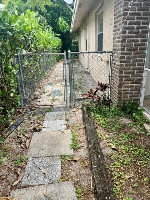 424 Jennings Avenue, FL 33463 - Photo 7