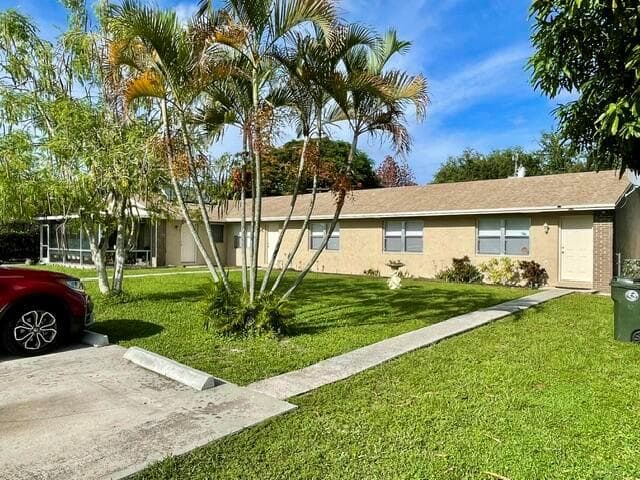 424 Jennings Avenue, FL 33463 - Photo 1