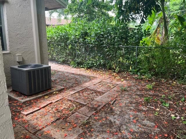 424 Jennings Avenue, FL 33463 - Photo 5