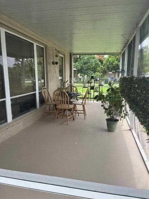 424 Jennings Avenue, FL 33463 - Photo 4