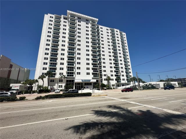 3000 S Ocean Dr # 922, Hollywood FL 33019 - Hollywood, FL - Photo 2