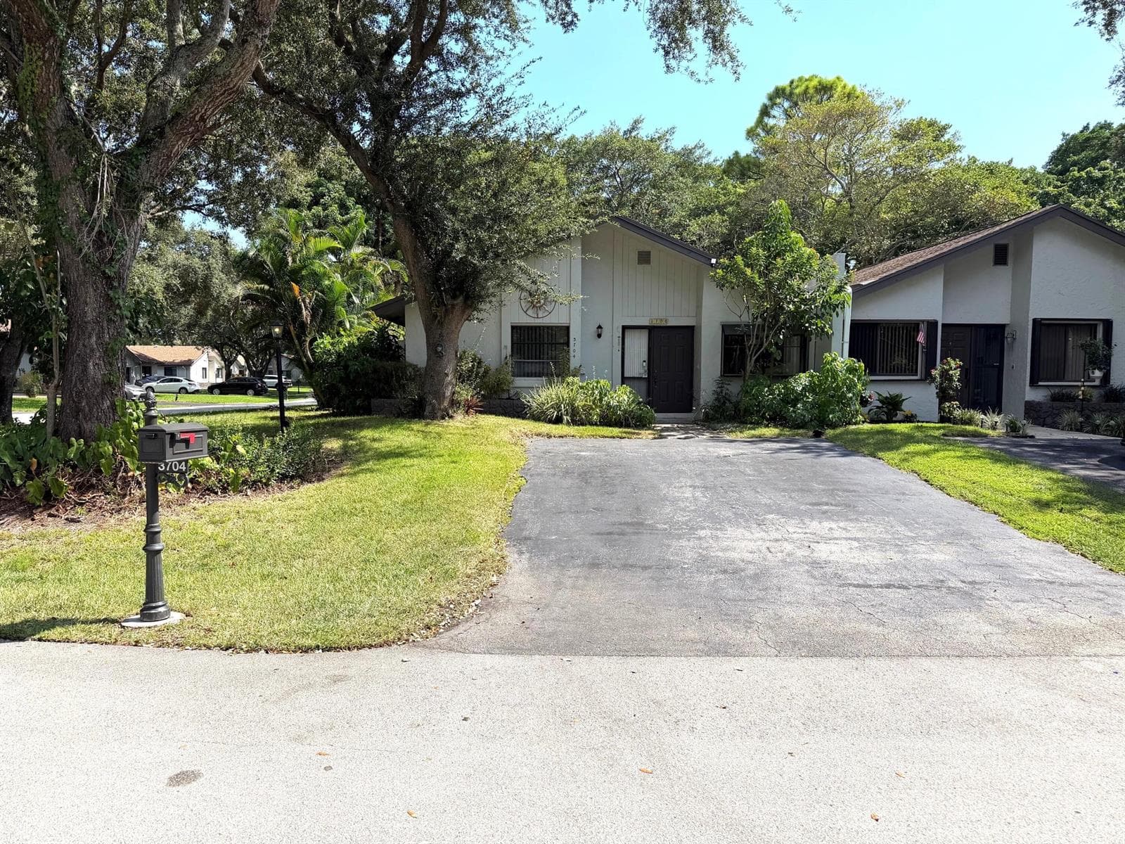 3704 ARELIA Drive N, Delray Beach FL 33445 - Delray Beach, FL - Photo 1