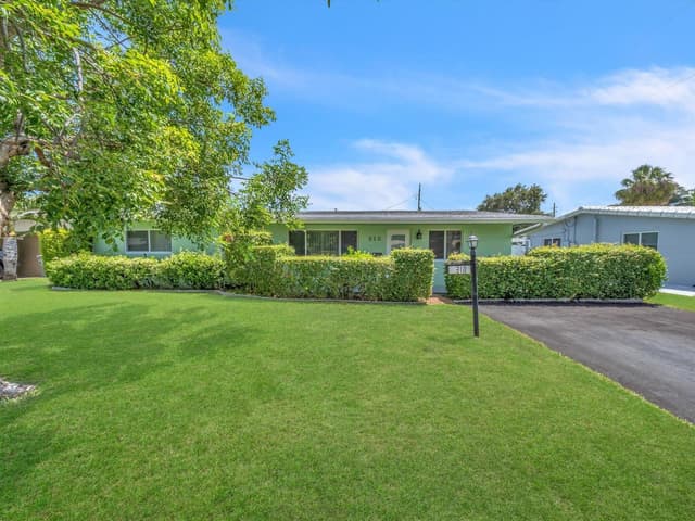 310 SE 8TH Court, Pompano Beach FL 33060 - Pompano Beach, FL - Photo 2