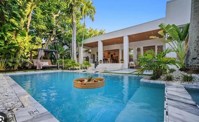 607 SE 6th St, Fort Lauderdale FL 33301 - Fort Lauderdale, FL - Photo 2