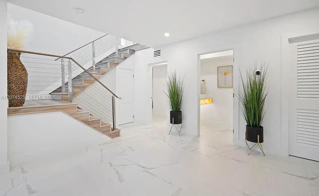 607 SE 6th St, Fort Lauderdale FL 33301 - Fort Lauderdale, FL - Photo 6