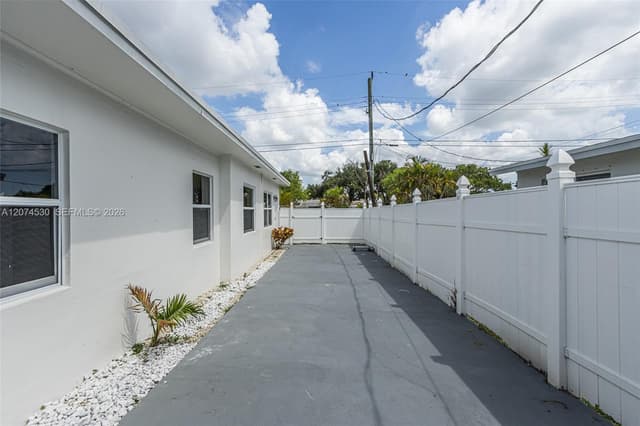 3513 Polk St, Hollywood FL 33021 - Hollywood, FL - Photo 7