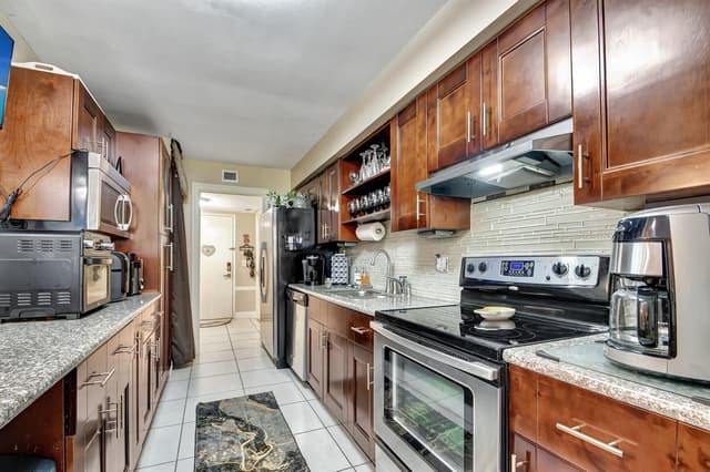 4702 Fountains Drive S # 105, Lake Worth FL 33467 - Lake Worth, FL - Photo 5