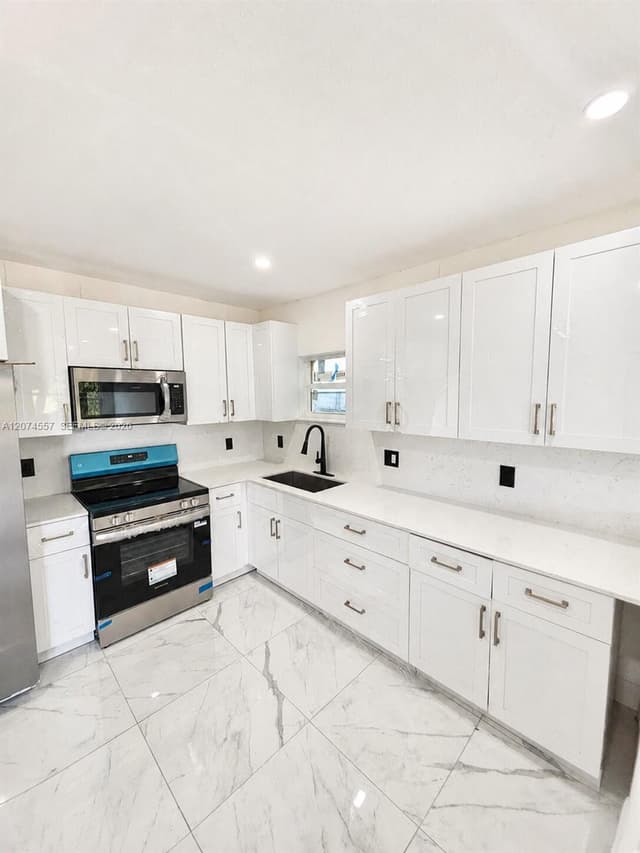 980 NW 13th St, Homestead FL 33030 - Homestead, FL - Photo 7