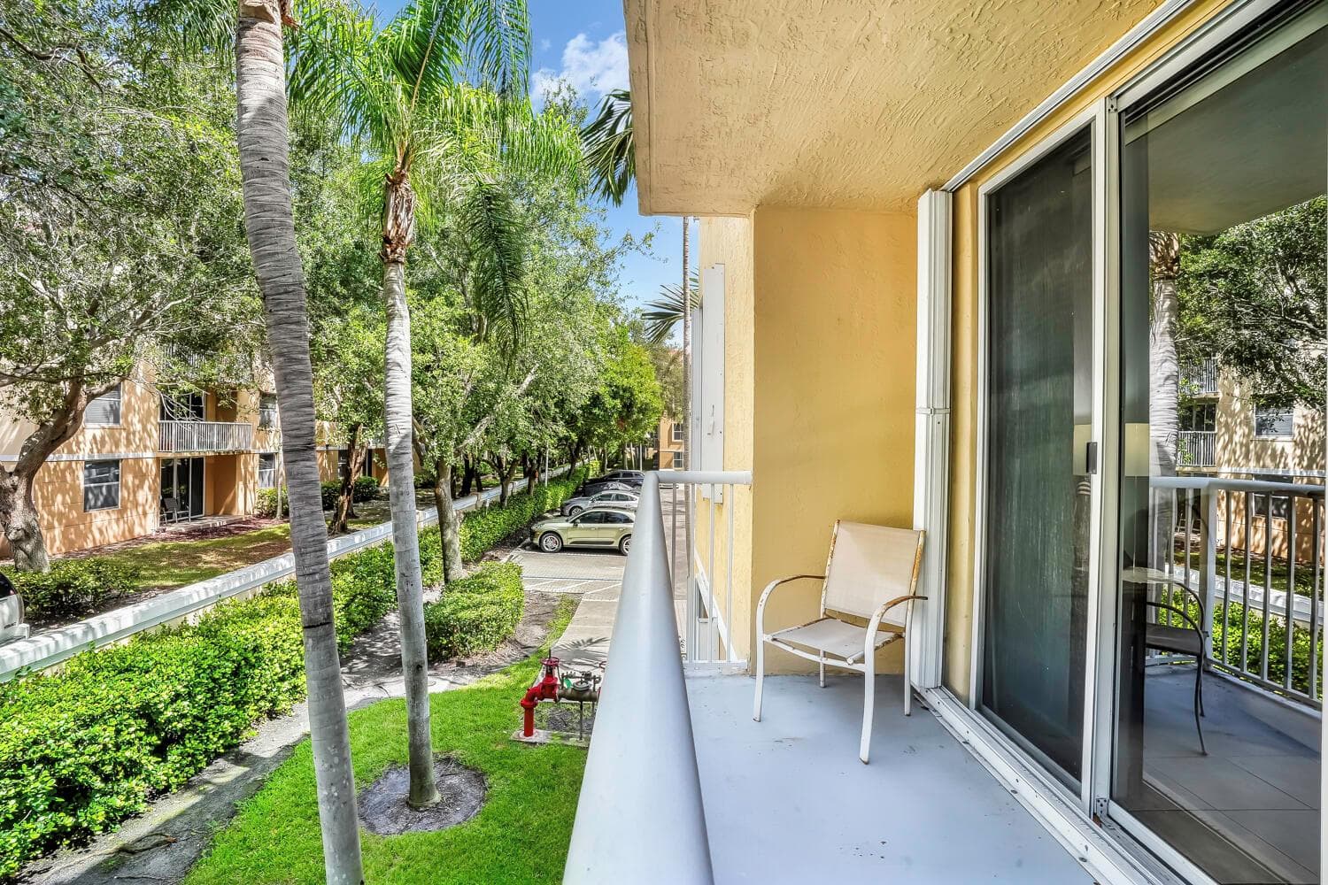 609 E SHERIDAN Street # 208, Dania Beach FL 33004 - Dania Beach, FL - Photo 1
