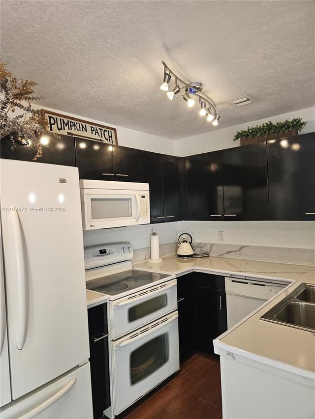 126 Hidden Ct Rd # D, Hollywood FL 33023 - Hollywood, FL - Photo 6