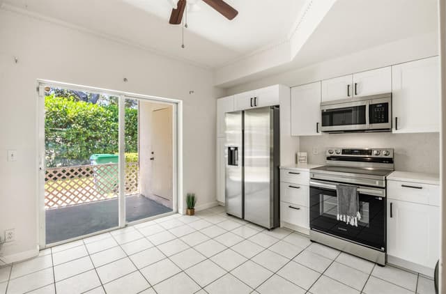 9872 NW 56th Place, Coral Springs FL 33076 - Coral Springs, FL - Photo 3