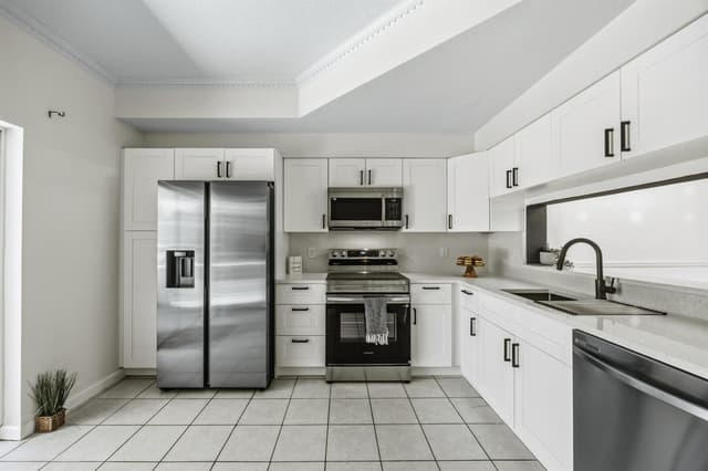 9872 NW 56th Place, Coral Springs FL 33076 - Coral Springs, FL - Photo 5