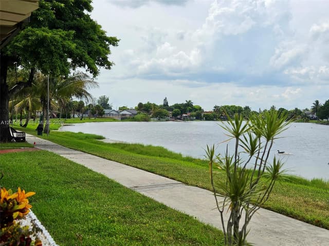 6745 NW 169th St # 14F, Hialeah FL 33015 - Hialeah, FL - Photo 3