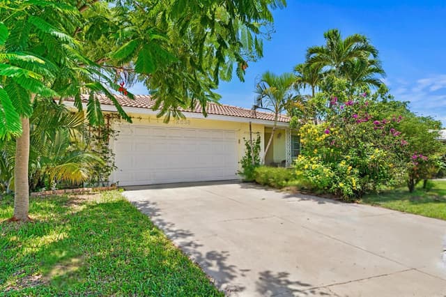 2538 SW 13th Court, Boynton Beach FL 33426 - Boynton Beach, FL - Photo 2