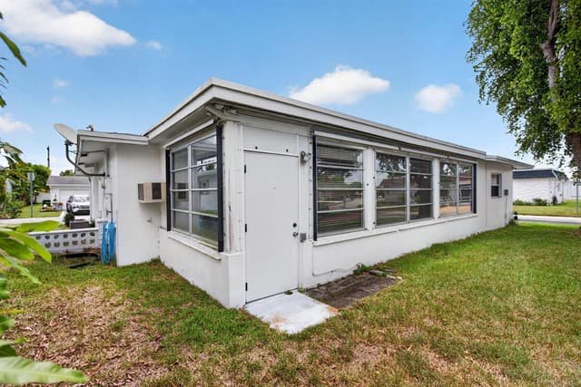 1055 NW 72ND Terrace NW, Margate FL 33063 - Margate, FL - Photo 5