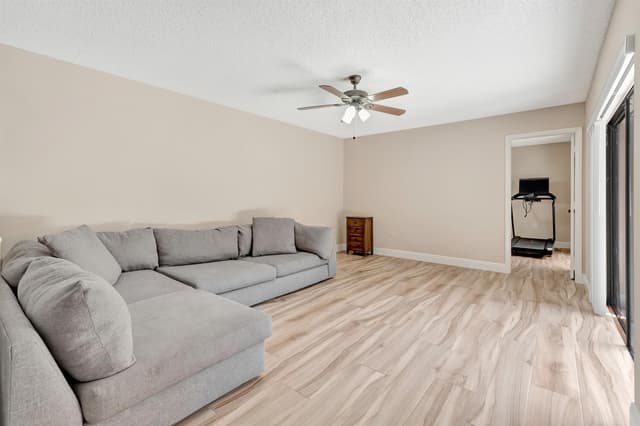 207 2nd Terrace, Palm Beach Gardens FL 33418 - Palm Beach Gardens, FL - Photo 4
