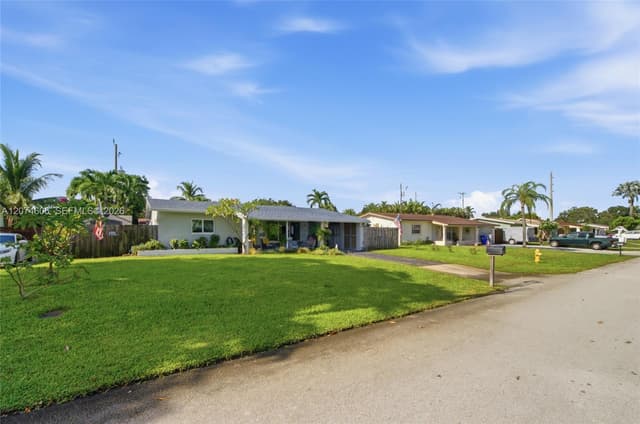1540 NE 34th St, Pompano Beach FL 33064 - Pompano Beach, FL - Photo 2
