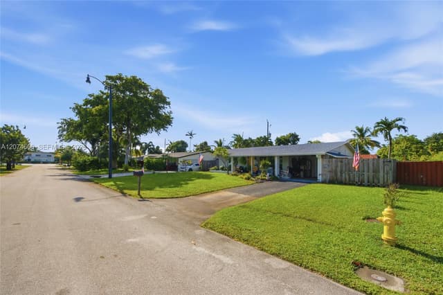 1540 NE 34th St, Pompano Beach FL 33064 - Pompano Beach, FL - Photo 3