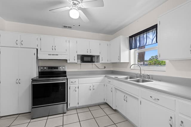1054 OLD BOYNTON Road, Boynton Beach FL 33426 - Boynton Beach, FL - Photo 6