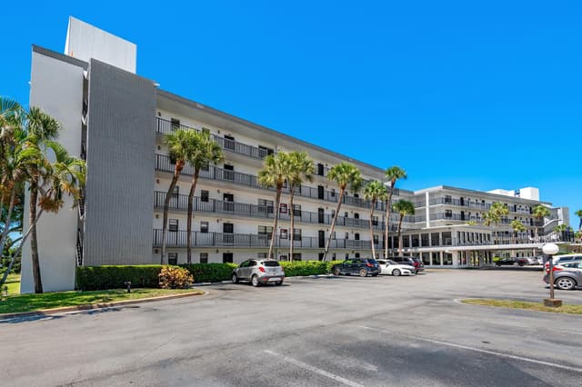 9235 SW 8th Street # 502, Boca Raton FL 33428 - Boca Raton, FL - Photo 4
