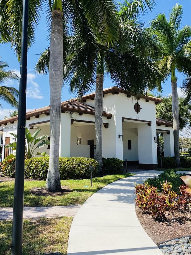 4676 Monarch Way, Coconut Creek FL 33073 - Coconut Creek, FL - Photo 6
