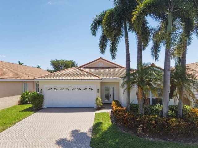 9512 HONEYBELL Circle, Boynton Beach FL 33437 - Boynton Beach, FL - Photo 2