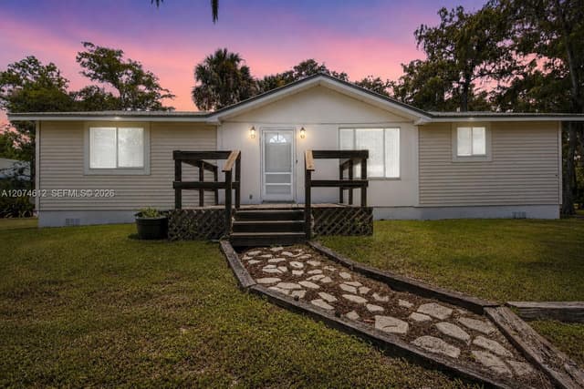 5108 N 206th Ter N, Loxahatchee FL 33470 - Loxahatchee, FL - Photo 2