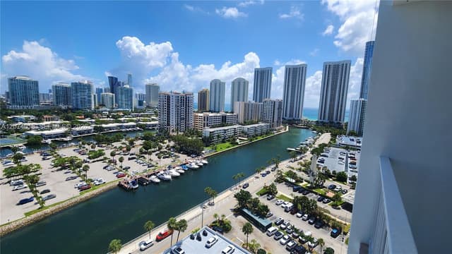 500 Bayview Dr # 1725, Sunny Isles Beach FL 33160 - Sunny Isles Beach, FL - Photo 2
